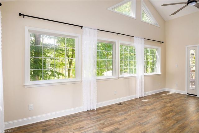 6031 Glenacre Drive, Kernersville, NC 27284