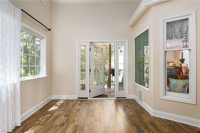 6031 Glenacre Drive, Kernersville, NC 27284