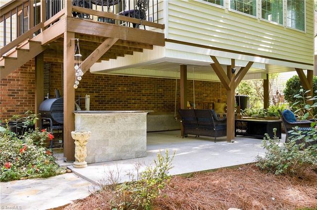 6031 Glenacre Drive, Kernersville, NC 27284