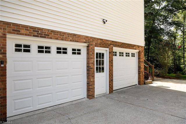 6031 Glenacre Drive, Kernersville, NC 27284