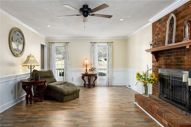 6031 Glenacre Drive, Kernersville, NC 27284