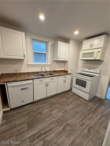 3368 Silsby Road, Cleveland Heights, OH 44118