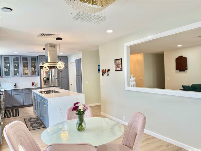 685 Kealahou Street, Honolulu, HI 96825