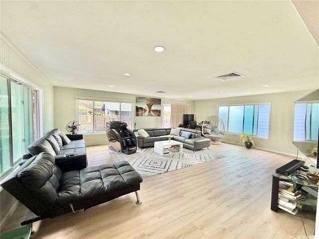 685 Kealahou Street, Honolulu, HI 96825