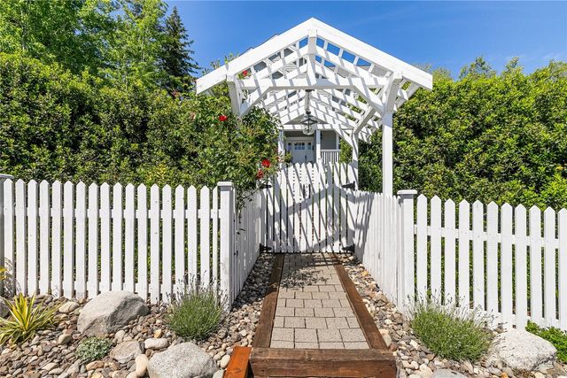 4203 Academy Street, Bellingham, WA 98226