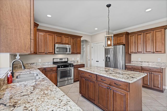 21961 Pinder Court, Macomb Twp, MI 48044