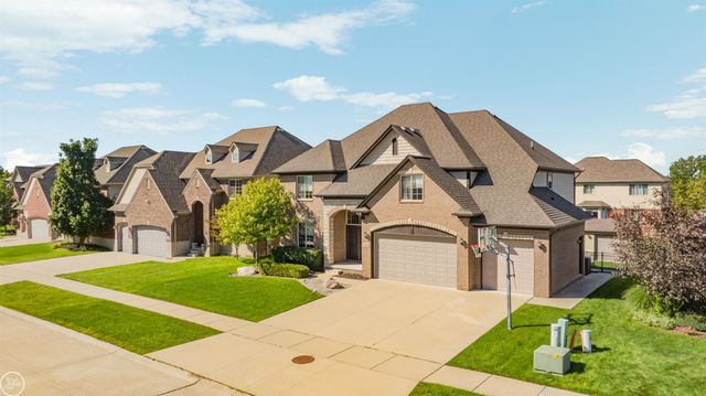21961 Pinder Court, Macomb Twp, MI 48044