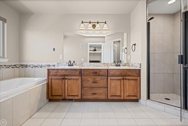 21961 Pinder Court, Macomb Twp, MI 48044