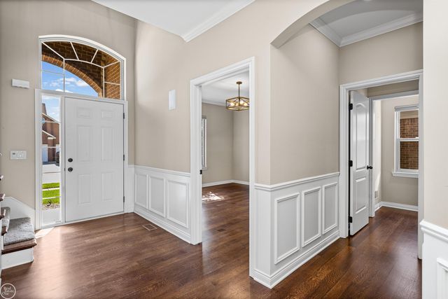 21961 Pinder Court, Macomb Twp, MI 48044