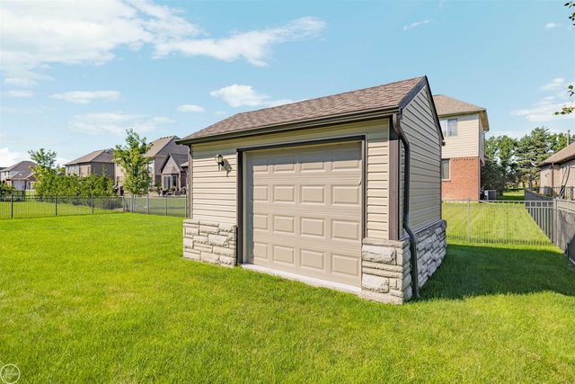 21961 Pinder Court, Macomb Twp, MI 48044