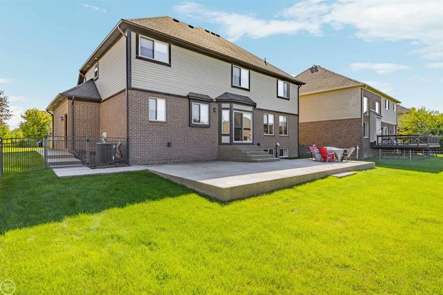 21961 Pinder Court, Macomb Twp, MI 48044