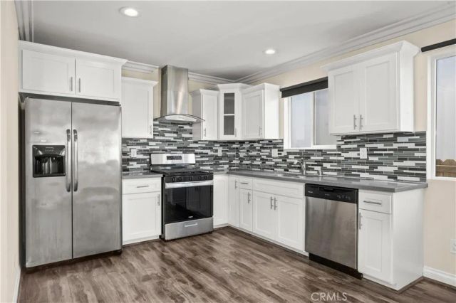 4816 Saturn Street, Los Angeles, CA 90019