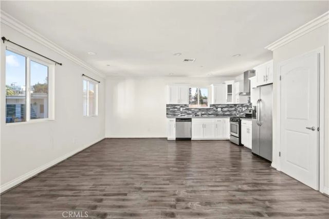 4816 Saturn Street, Los Angeles, CA 90019