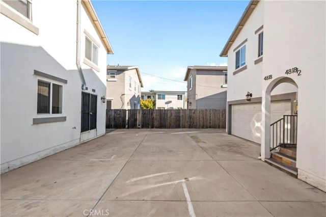 4816 Saturn Street, Los Angeles, CA 90019