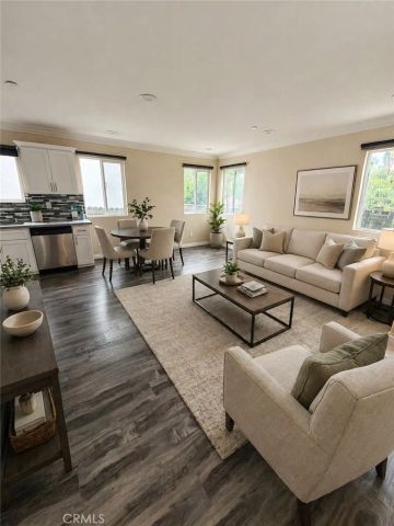 4816 Saturn Street, Los Angeles, CA 90019