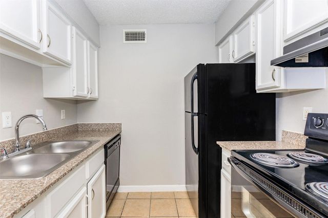 10301 Sandpiper DR 18-212, Houston, TX 77096