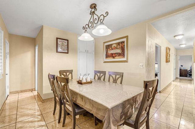 907 S Rogers Lane, Fresno, CA 93727