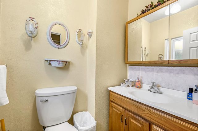 907 S Rogers Lane, Fresno, CA 93727