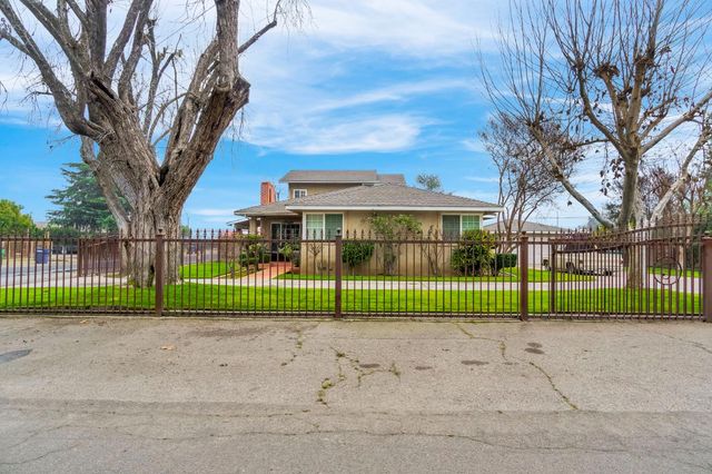 907 S Rogers Lane, Fresno, CA 93727