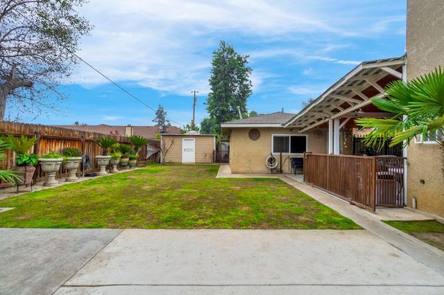 907 S Rogers Lane, Fresno, CA 93727