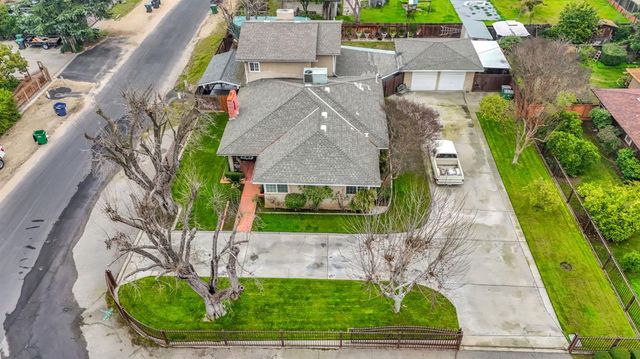 907 S Rogers Lane, Fresno, CA 93727