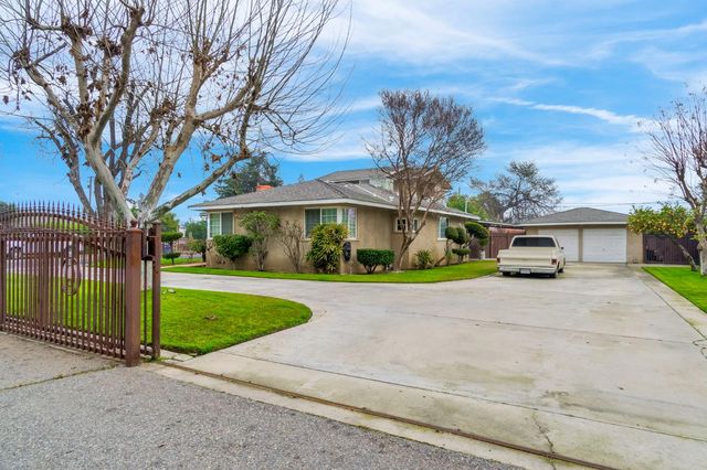 907 S Rogers Lane, Fresno, CA 93727