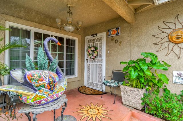 907 S Rogers Lane, Fresno, CA 93727