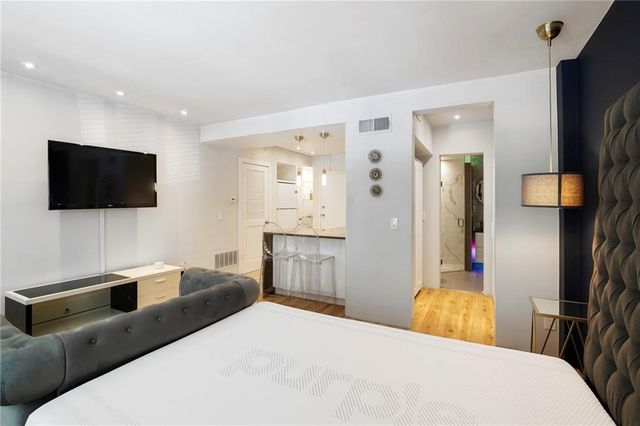 4540 Broadway Boulevard 1N, Kansas City, MO 64111