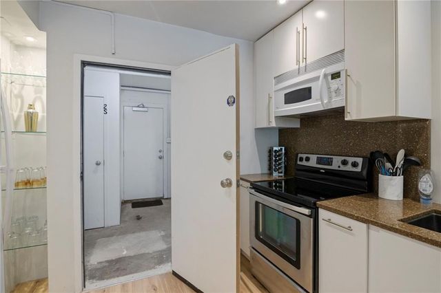 4540 Broadway Boulevard 1N, Kansas City, MO 64111