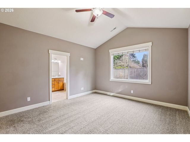 1020 N JUNIPER St, Canby, OR 97013