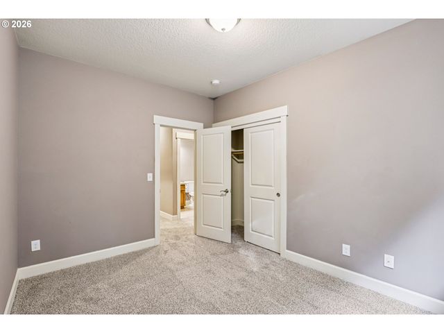 1020 N JUNIPER St, Canby, OR 97013