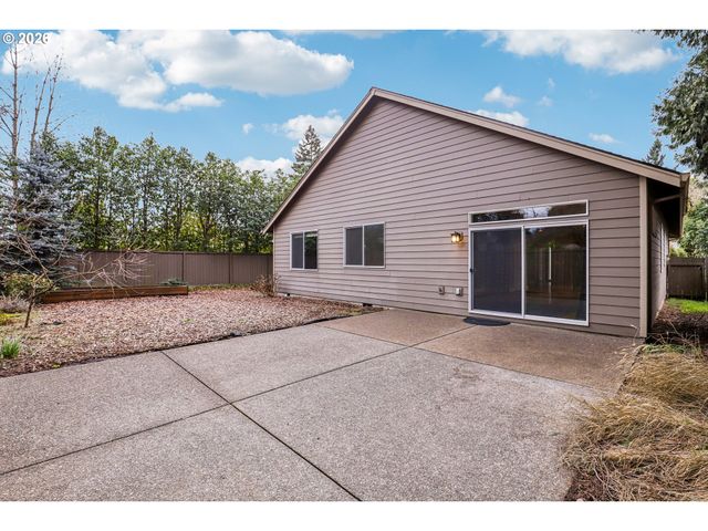 1020 N JUNIPER St, Canby, OR 97013