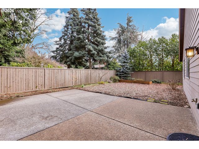 1020 N JUNIPER St, Canby, OR 97013