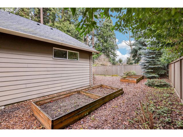 1020 N JUNIPER St, Canby, OR 97013