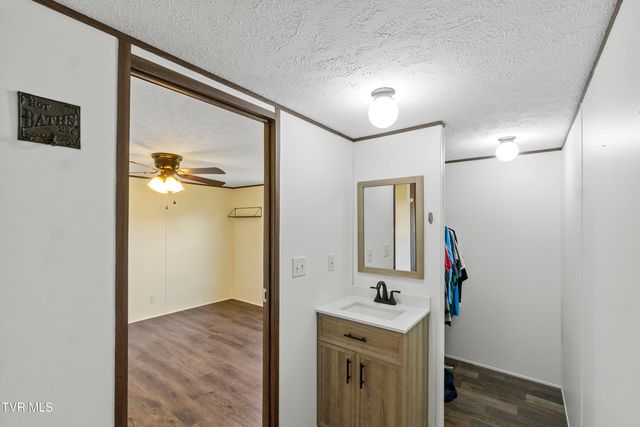 45 Chickadee Road, Afton, TN 37616