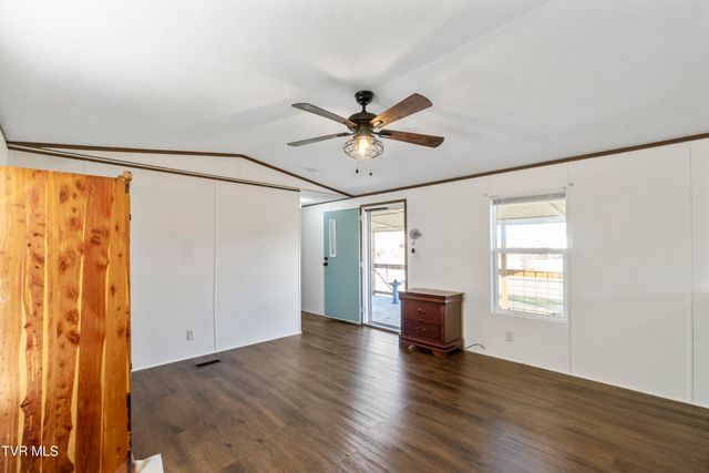 45 Chickadee Road, Afton, TN 37616