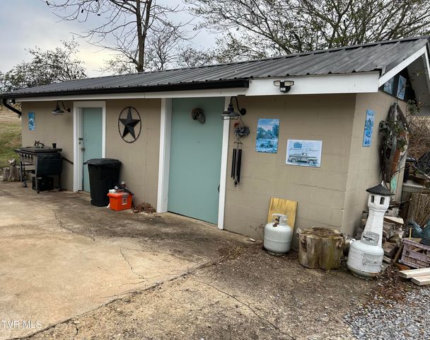 45 Chickadee Road, Afton, TN 37616