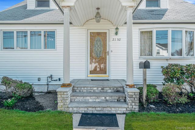 2152 Erma Drive, East Meadow, NY 11554