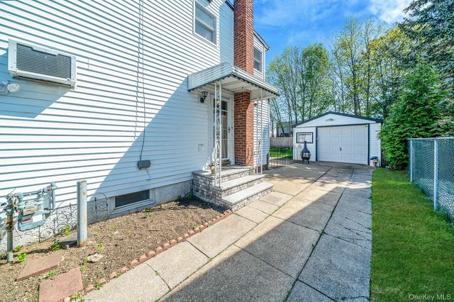2152 Erma Drive, East Meadow, NY 11554