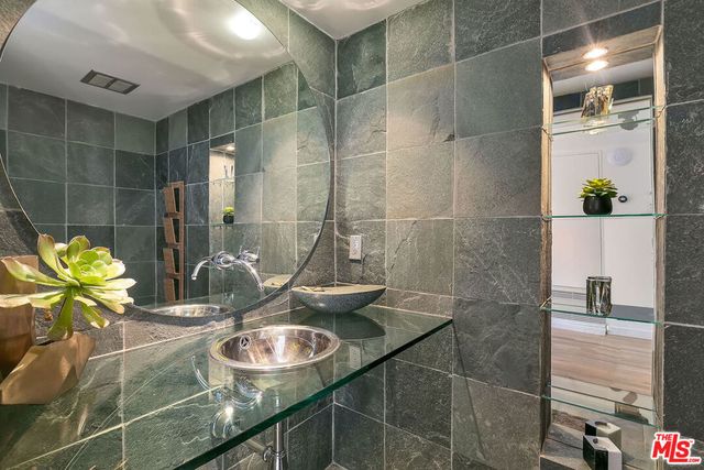 1644 Marmont Avenue, Los Angeles, CA 90069