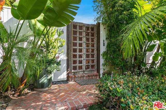 1644 Marmont Avenue, Los Angeles, CA 90069