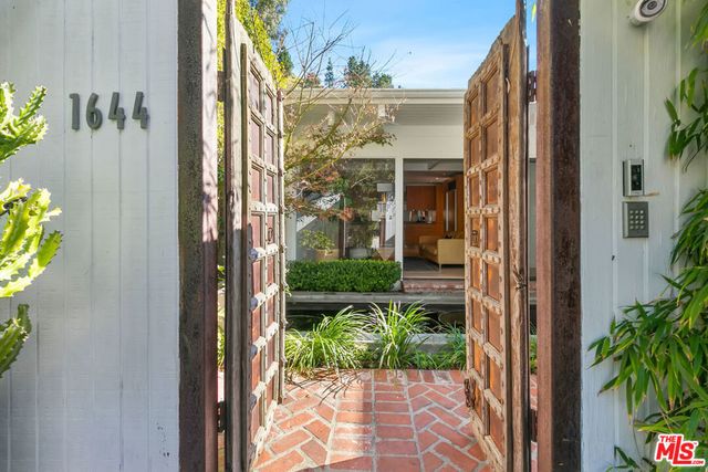 1644 Marmont Avenue, Los Angeles, CA 90069