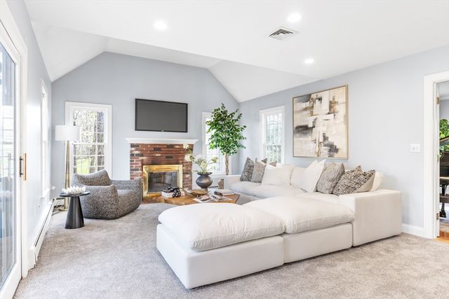 5 Nye Road, Medfield, MA 02052