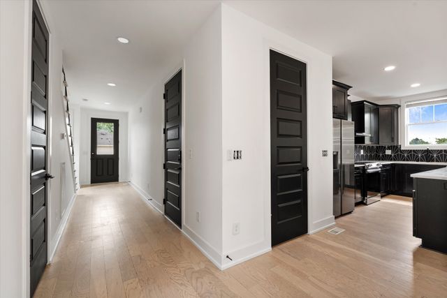 338A Ewing Dr, Nashville, TN 37207