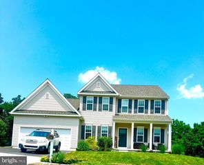 7030 BEECH TREE DR, Harrisburg, PA 17111