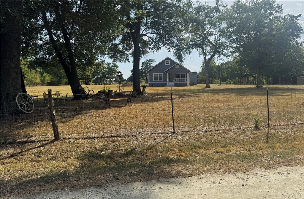 10390 Hedrick Road, Hearne, TX 77859 — exterior