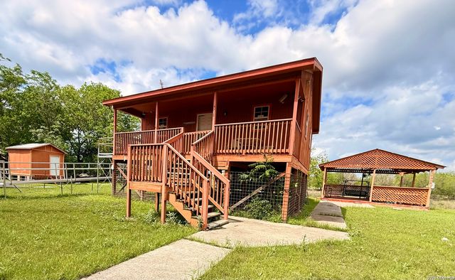 738 LAKESHORE DR S, Bandera, TX 78003