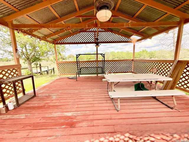738 LAKESHORE DR S, Bandera, TX 78003