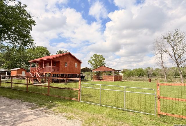 738 LAKESHORE DR S, Bandera, TX 78003