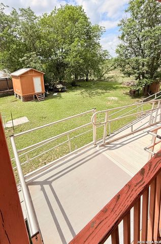 738 LAKESHORE DR S, Bandera, TX 78003